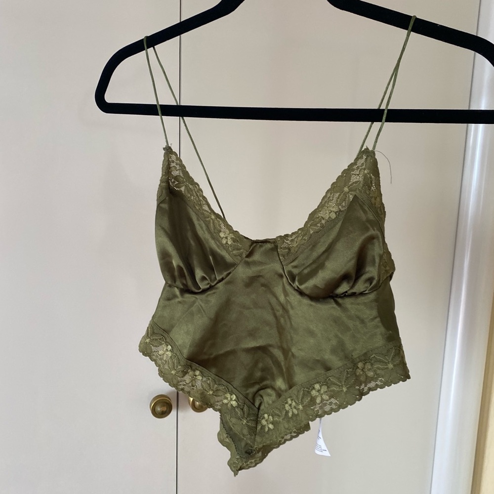 Nasty Gal green crop top size 4 never been worn